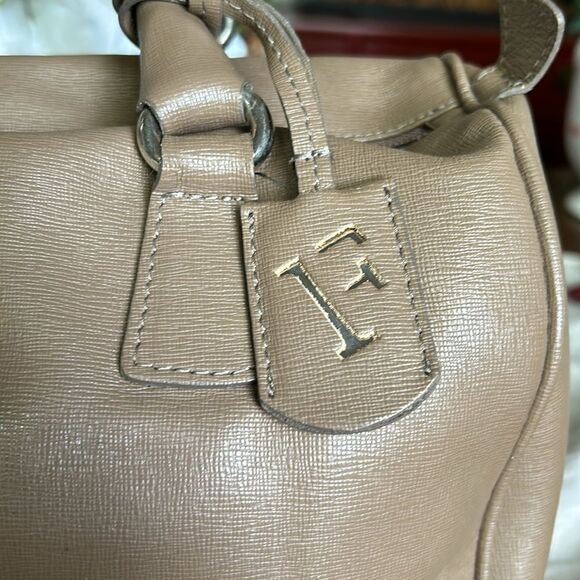 FURLA hand bag impeccable condition light tan color - Picture 3 of 12
